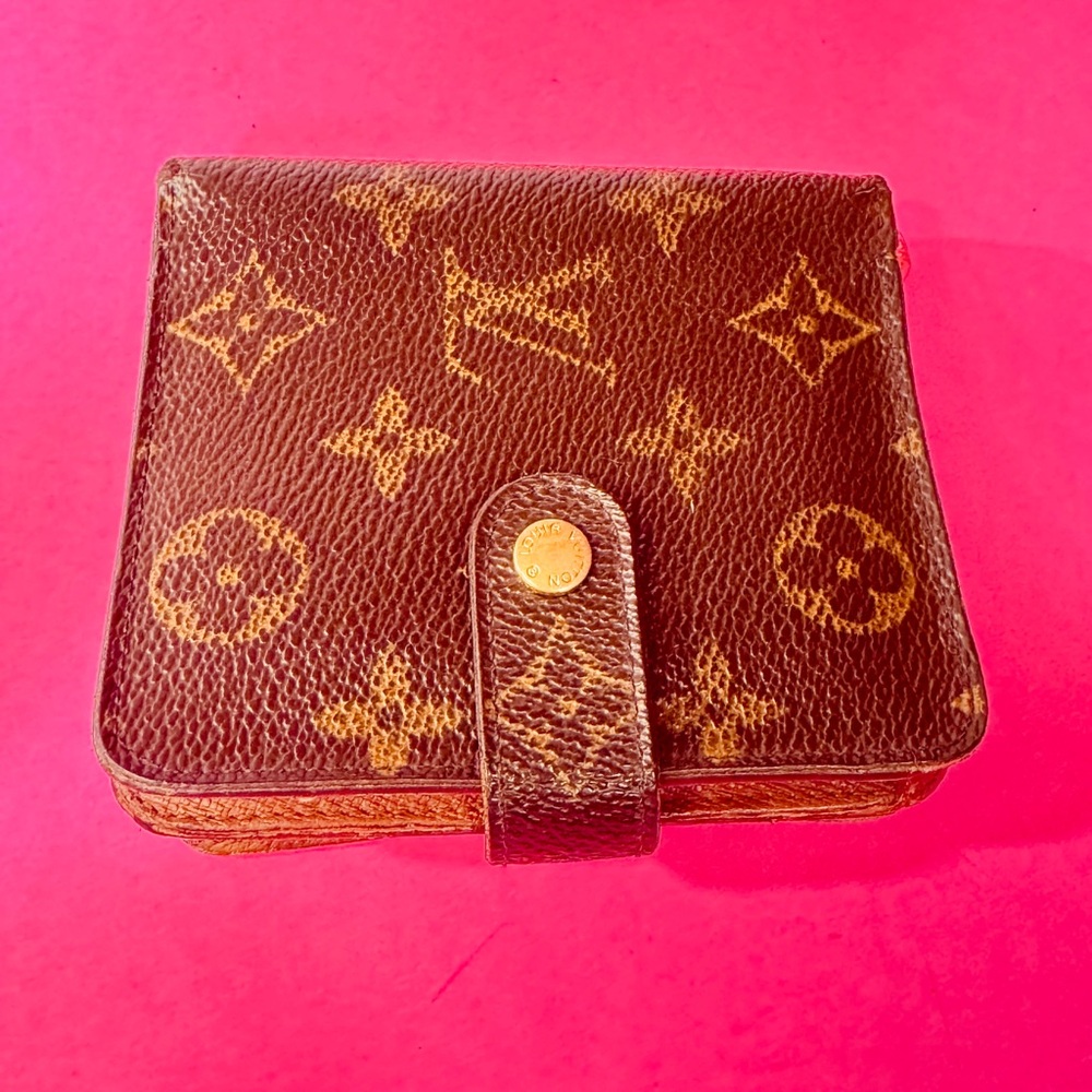 Louis Vuitton Monogram Brown Wallet 4x4 compact